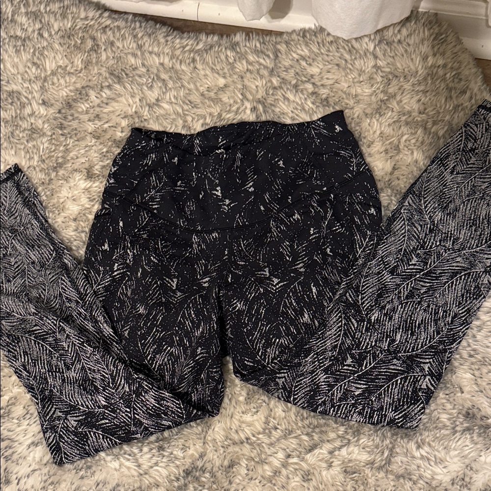 All in Motion Monochrome Patterned Leggings